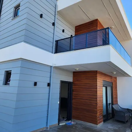 Incredible Luxury 3 Bedrooms And A Hall Villa *