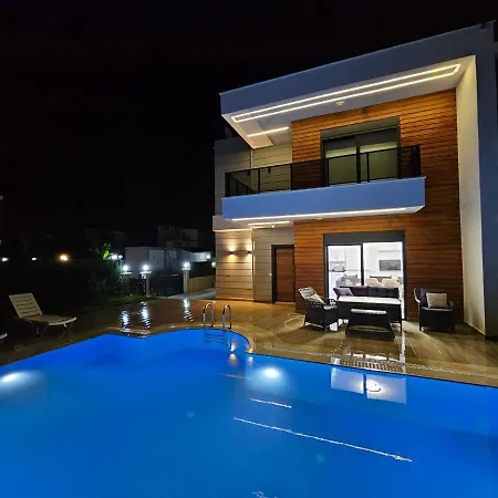 Incredible Luxury 3 Bedrooms And A Hall