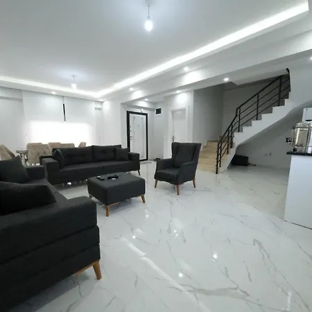 Incredible Luxury 3 Bedrooms And A Hall