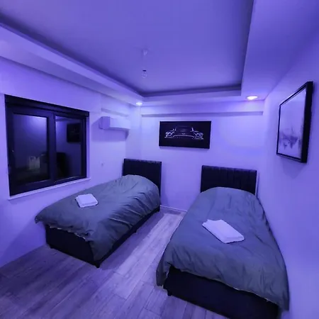 Incredible Luxury 3 Bedrooms And A Hall *
